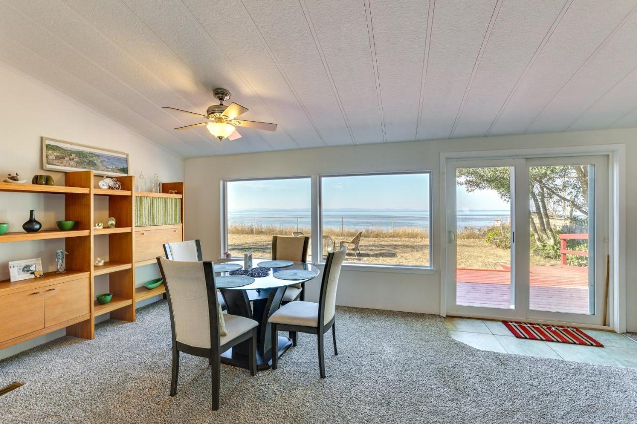 Oceanfront Port Angeles Home With Yard And Views! Exterior foto